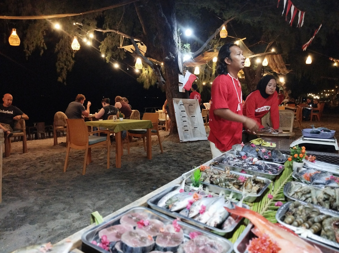Pantai Hans Beach Bar & Grill