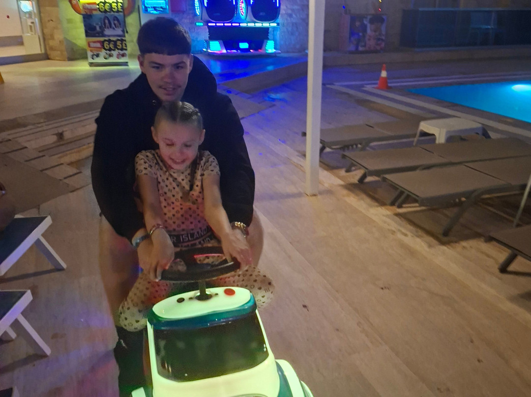 赛德温德姆华美达度假村主图