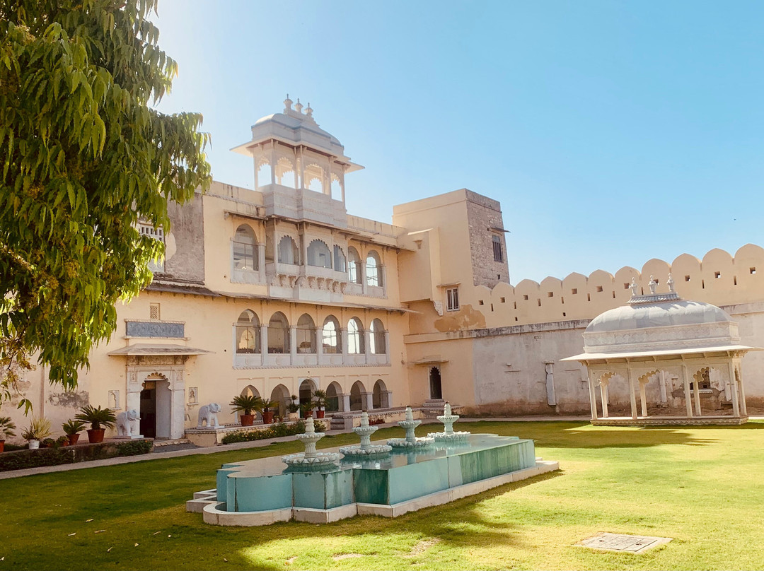 萨尔达尔加传统酒店主图