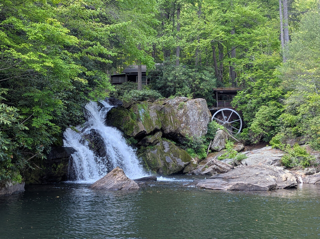 Lake Glenville Scenic Waterfall Cruises-Cashiers必去景点