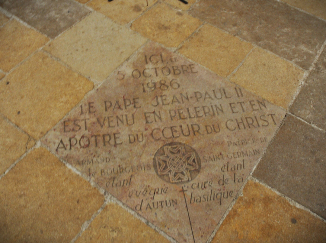 Basilique du Sacré-Coeur-Paray Le Monial必去景点