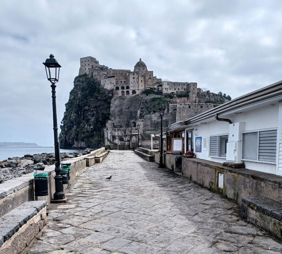 Ponte Aragonese-伊斯基亚必去景点