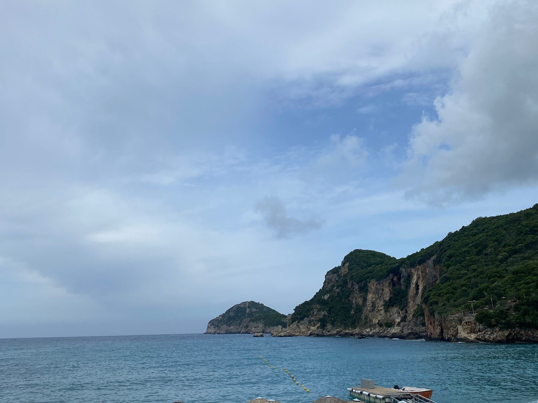 蓝色公主海滩酒店及套房主图