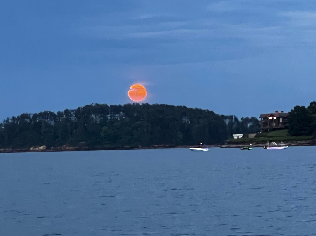 Jocassee Lake Tours-Salem必去景点