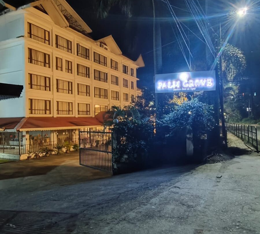 Palm Grove Suites Inn & Spa