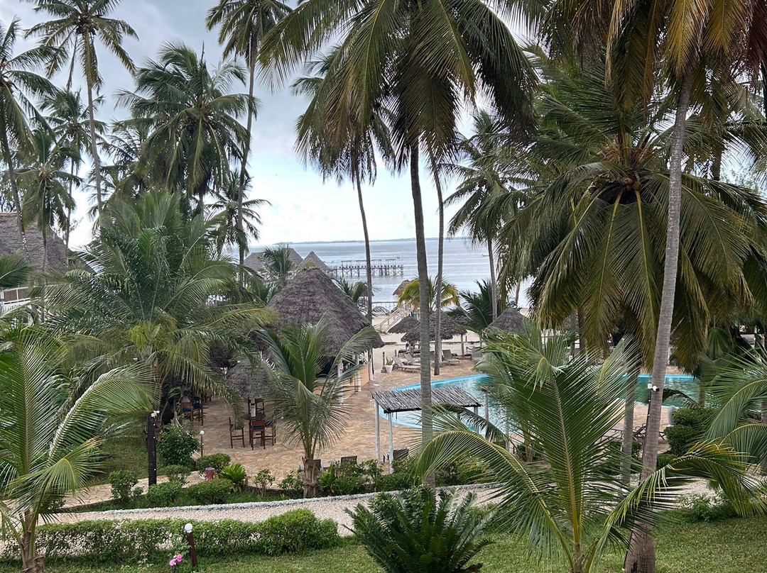 Paradise Beach Resort & Spa主图