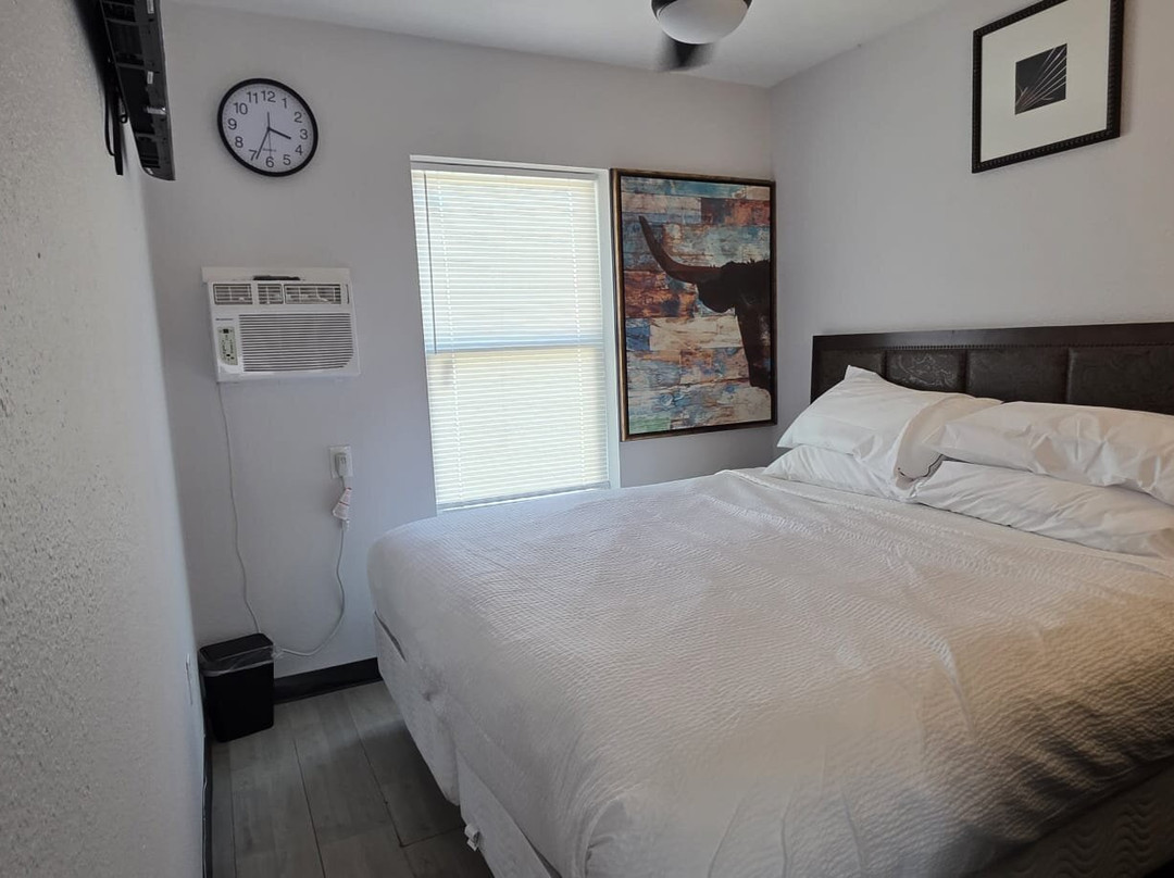 Howard Johnson by Wyndham Hillsboro Tx