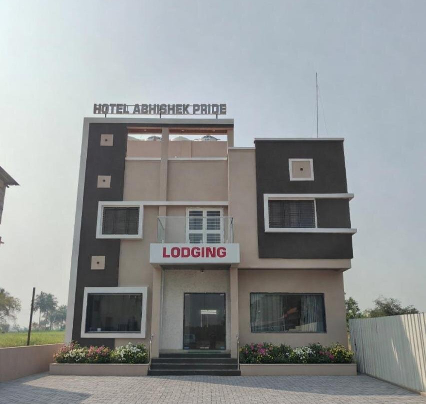 Hotel Abhishek Pride