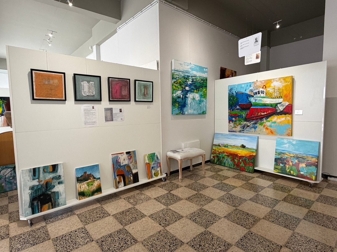 Galeria Raiz D' Arte-法罗必去景点