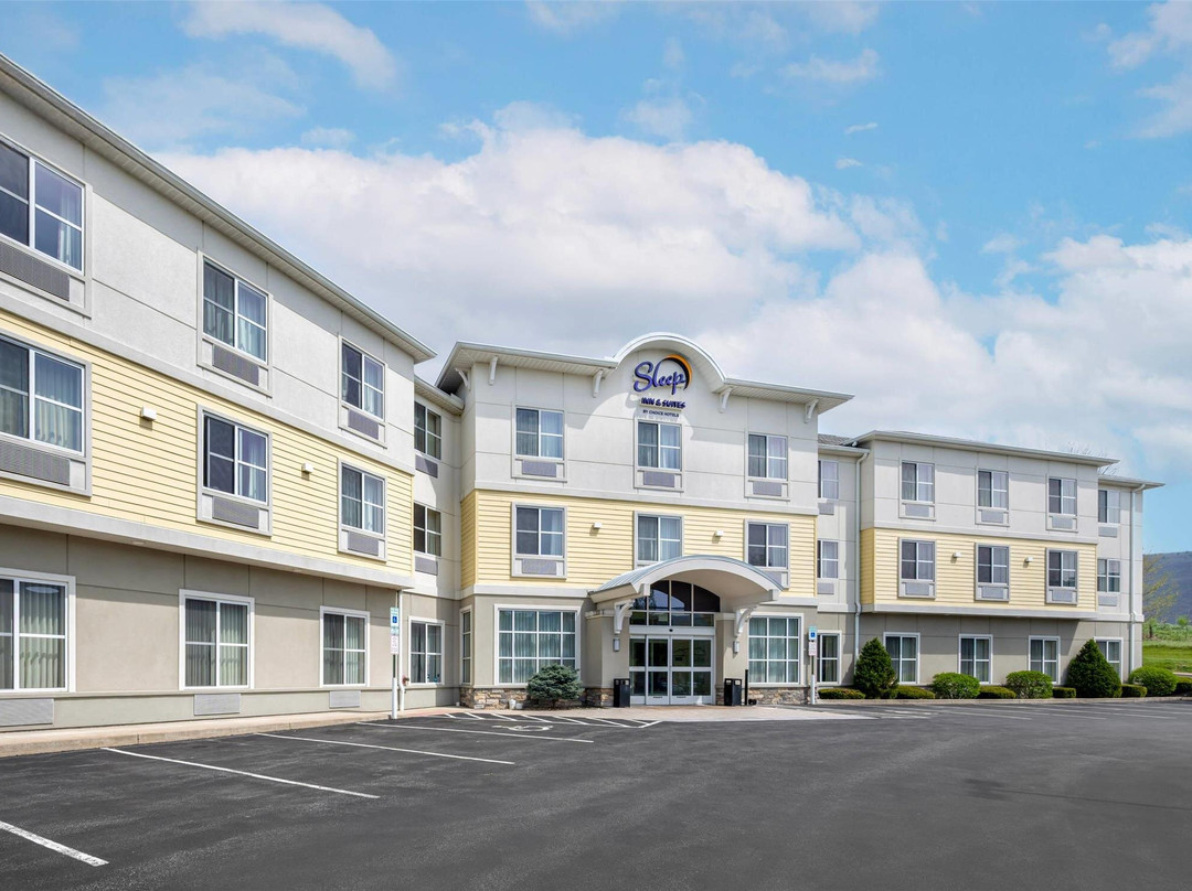 Days Inn & Suites by Wyndham Altoona