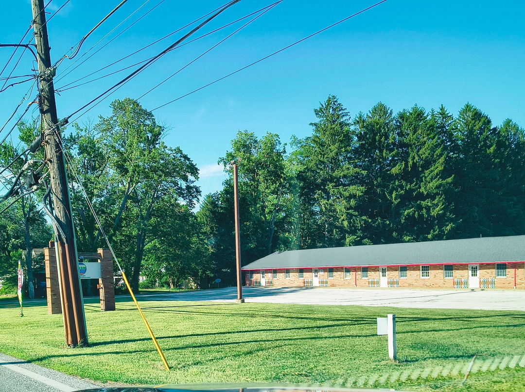Locust Grove Motel