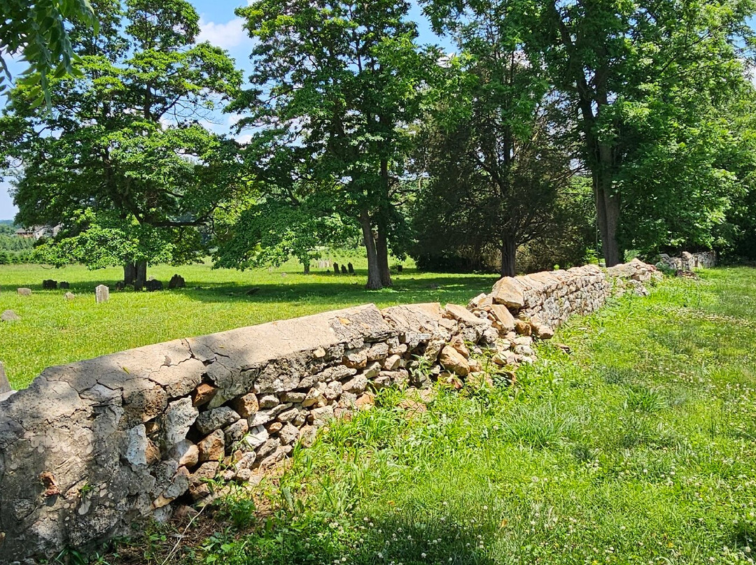 Old Stone Graveyard-Landenberg必去景点