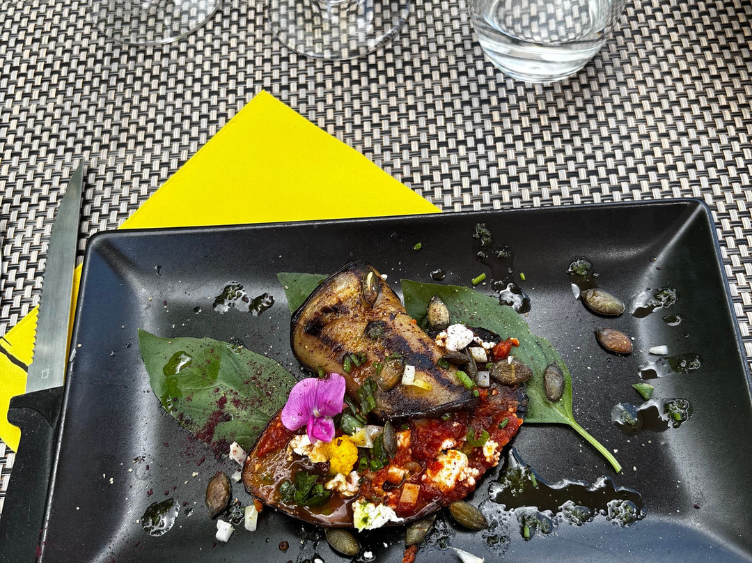 NeoNela Restaurant