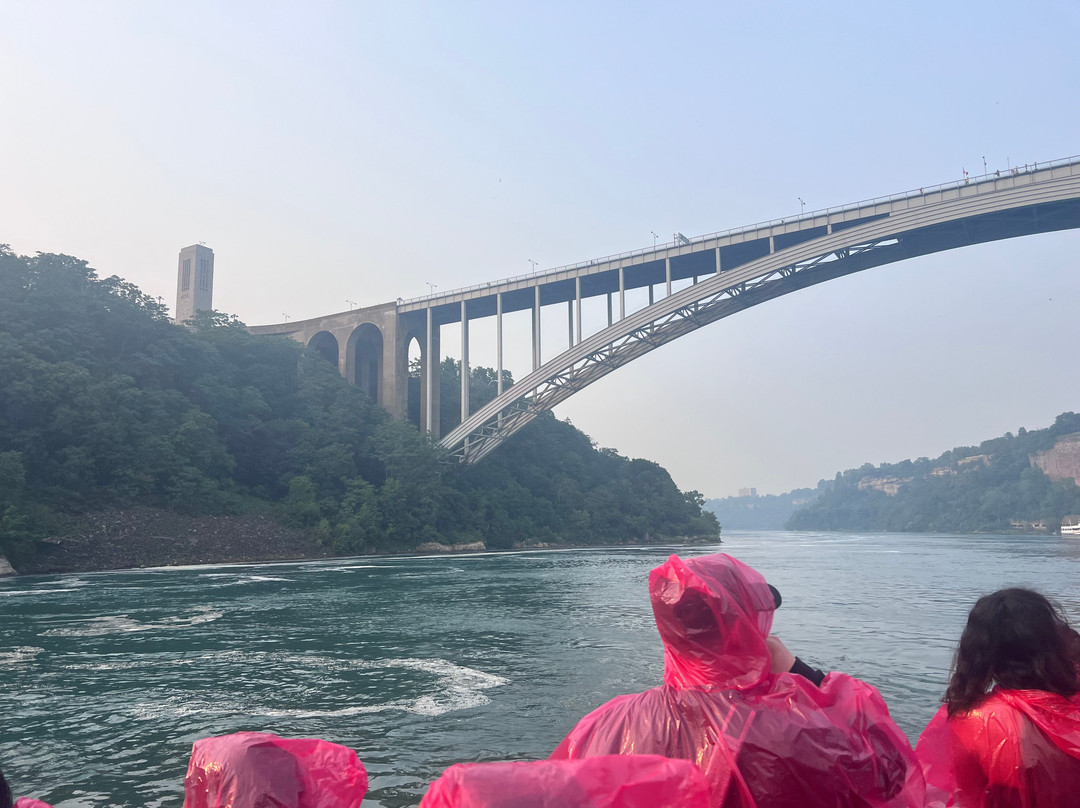 Rainbow Bridge-尼亚加拉大瀑布必去景点
