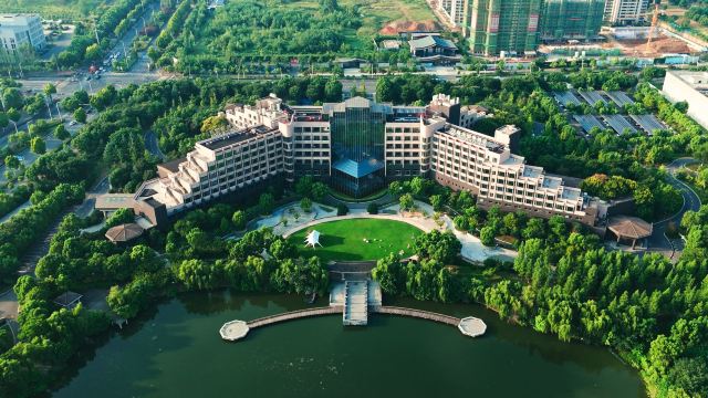 六安曙光铂尊酒店-官方