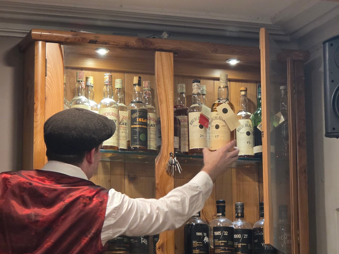 Bowmore Hotel主图