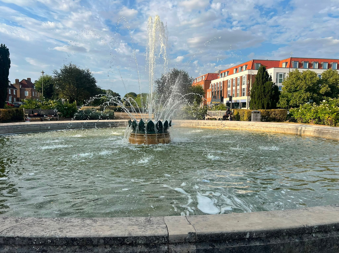 Coronation Fountain-韦林花园城必去景点
