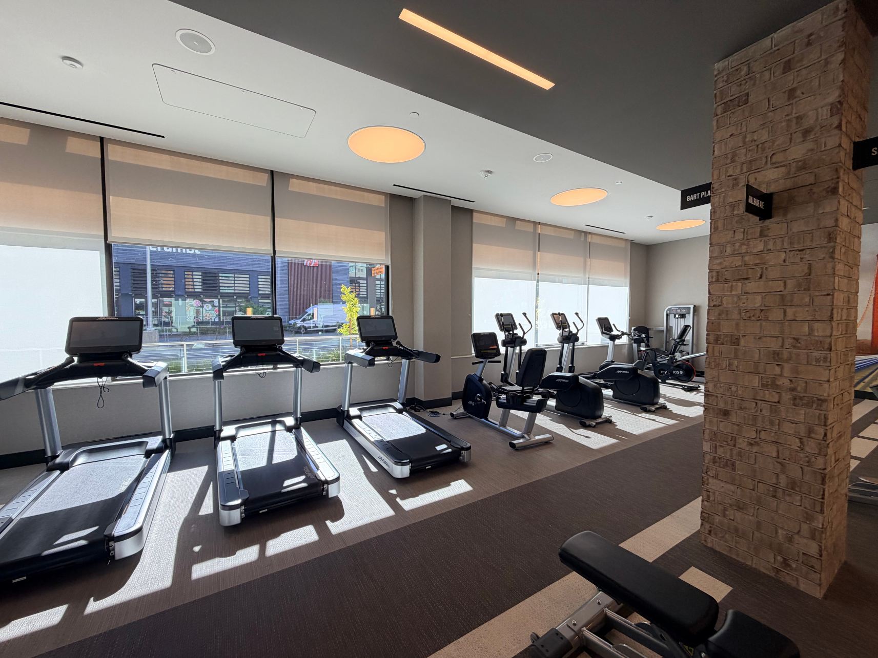 旧金山机场米尔布雷站 Residence Inn 酒店-旅行者