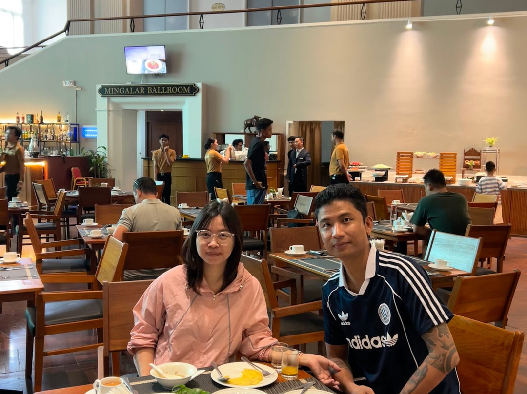 茵雅湖酒店主图