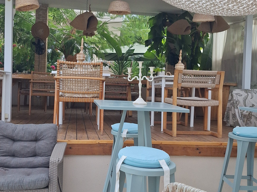欧尔加别墅酒廊酒店主图