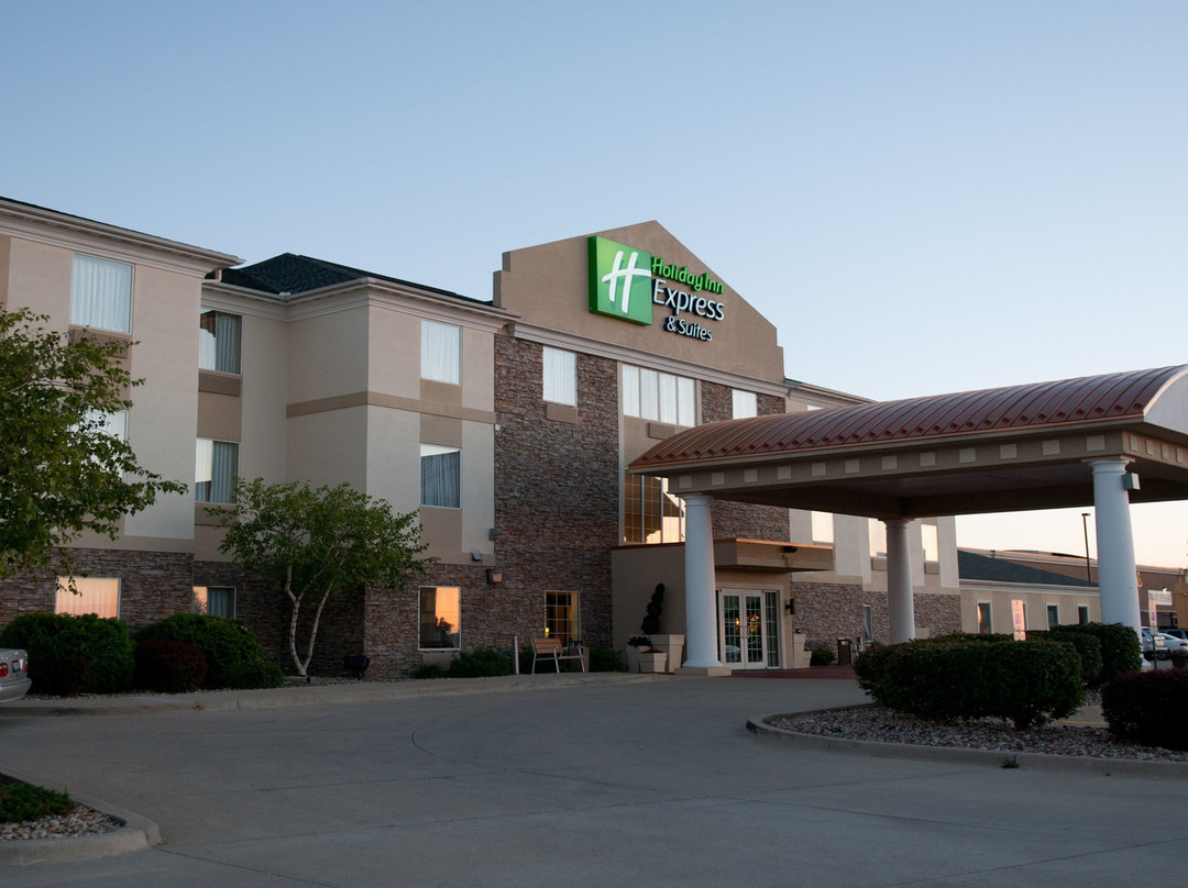 Holiday Inn Express & Suites Bloomington - Normal By IHG