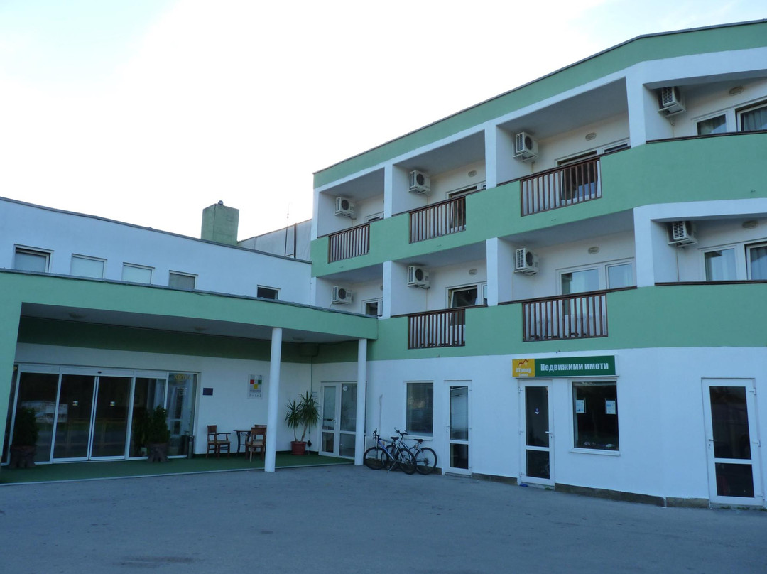 The Seasons Hotel