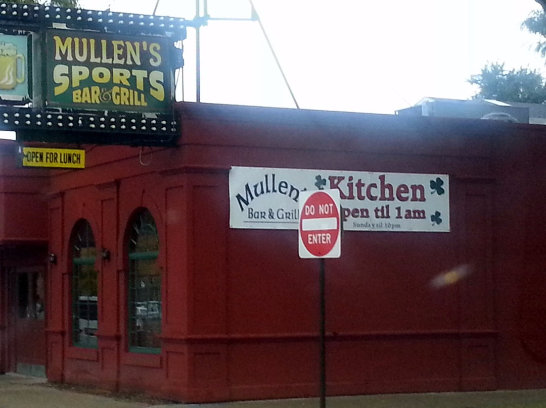 Mullen's Sports Bar & Grill Rogers Park景点图片