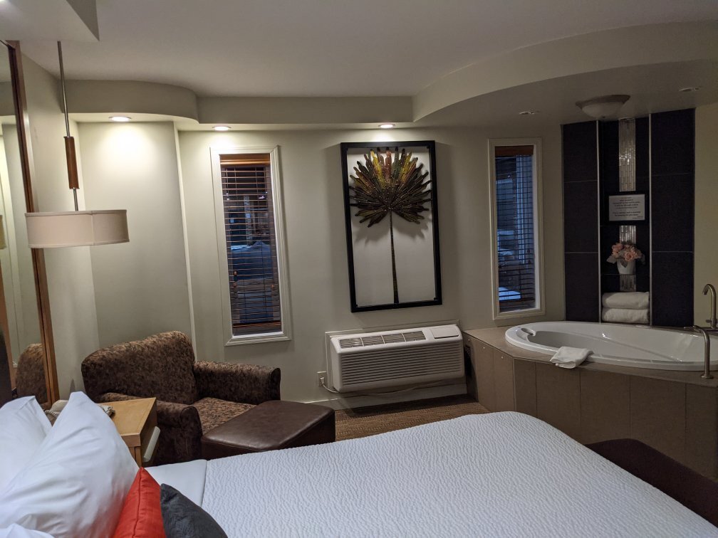 Bonnyville Neighbourhood Inn主图