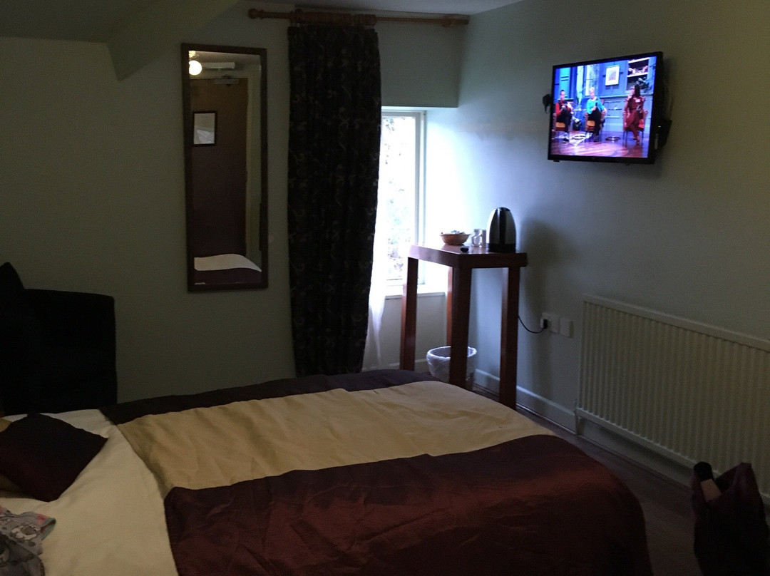 The Halfway House主图