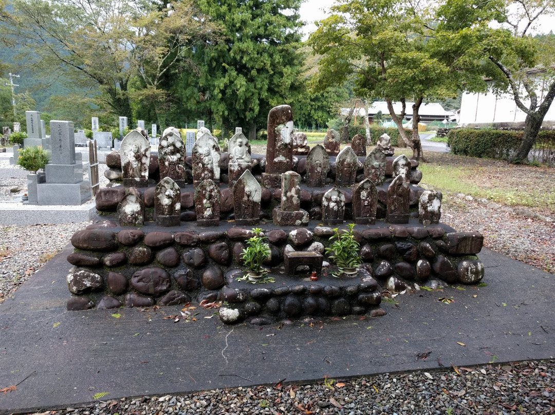 Tombs of Nonaga Seichi Family-田边市必去景点