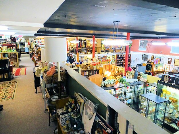 E. N. Miller Antique Mall景点图片