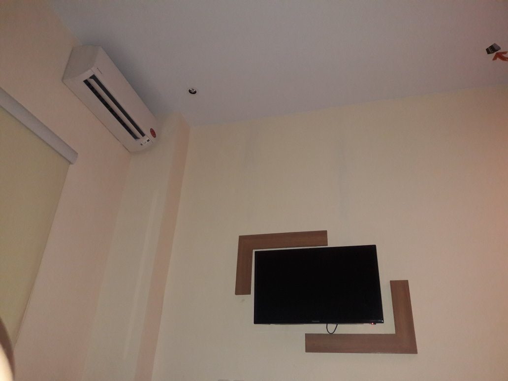 Front One Hotel Airport Solo主图