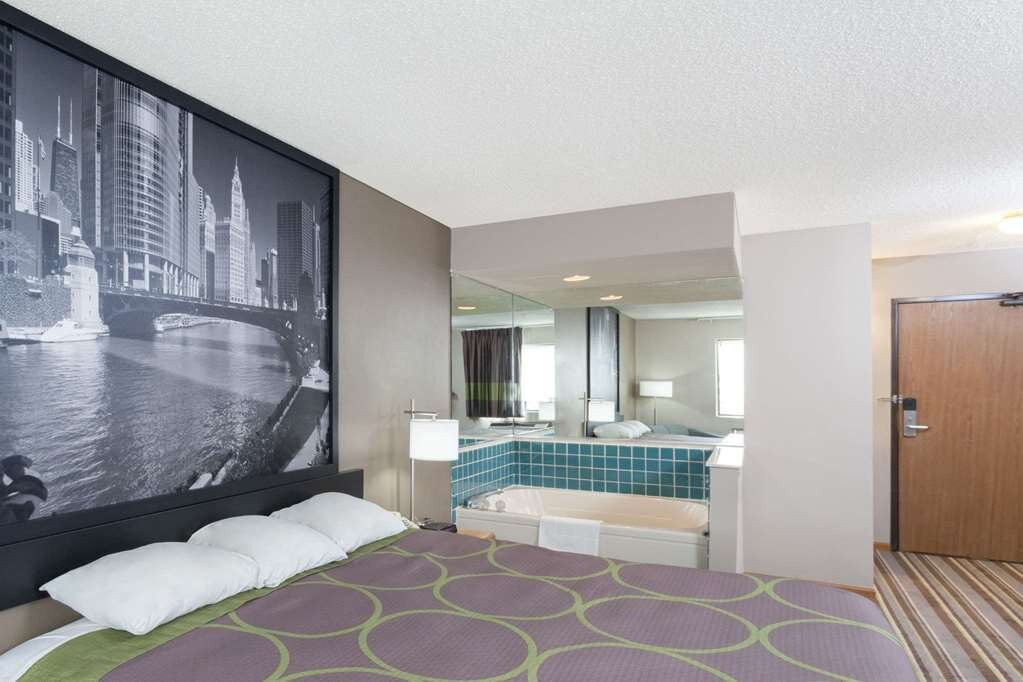 Super 8 by Wyndham Gilman主图