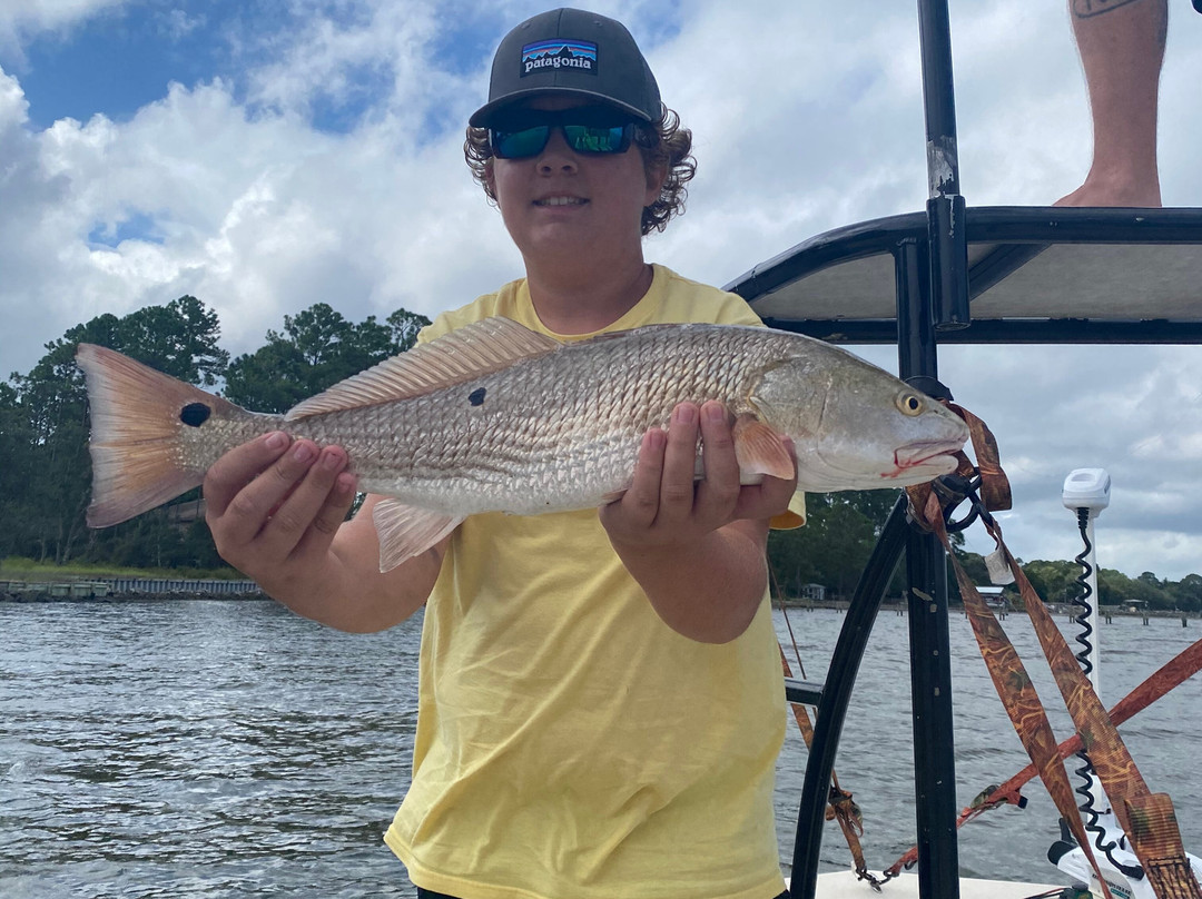 Showintail Inshore Charters Of Navarre Florida-纳瓦拉必去景点