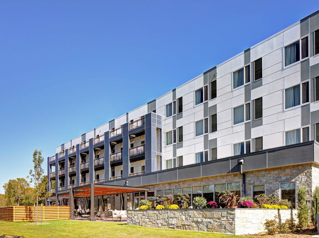 Courtyard Appleton Riverfront主图