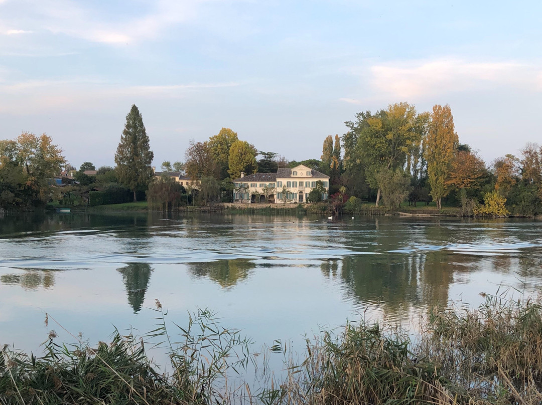 Universo Outdoor Asd-特雷维索必去景点