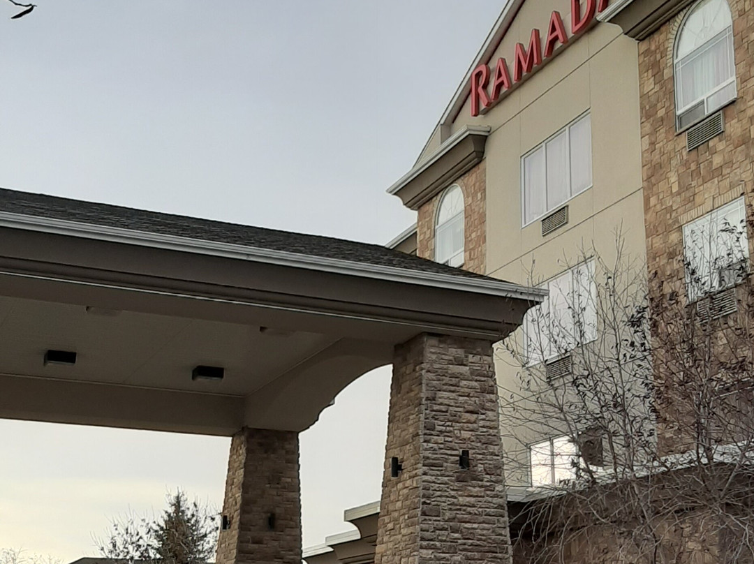 Ramada by Wyndham Brooks主图