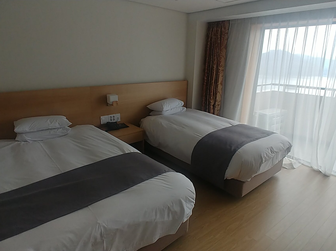 本昵客雅Premier清风湖酒店主图