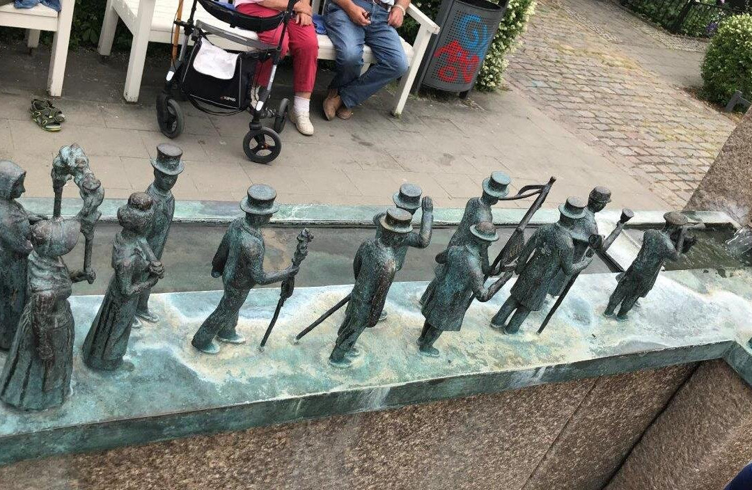 Brunnen Warnminner Ümgang景点图片