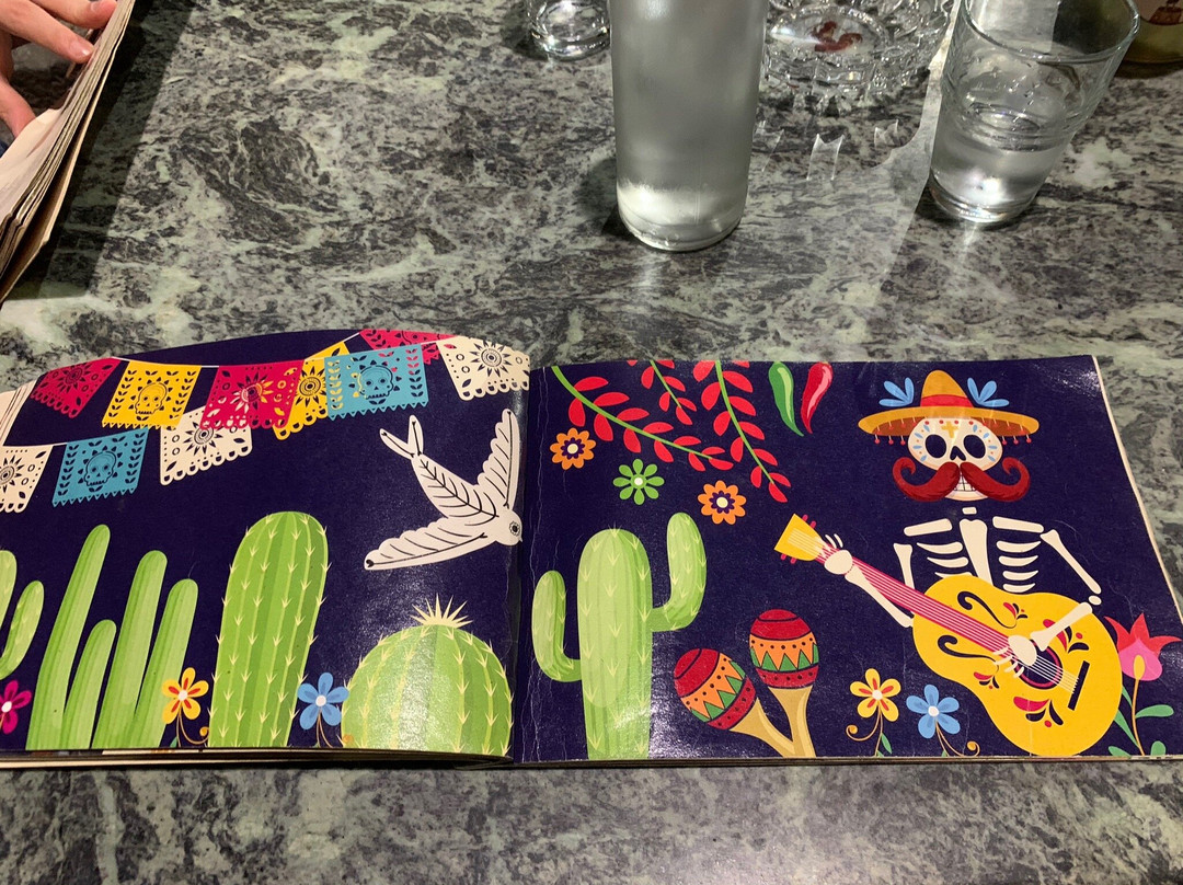 Circus Cocktail Bar-卡塔尼亚必去景点