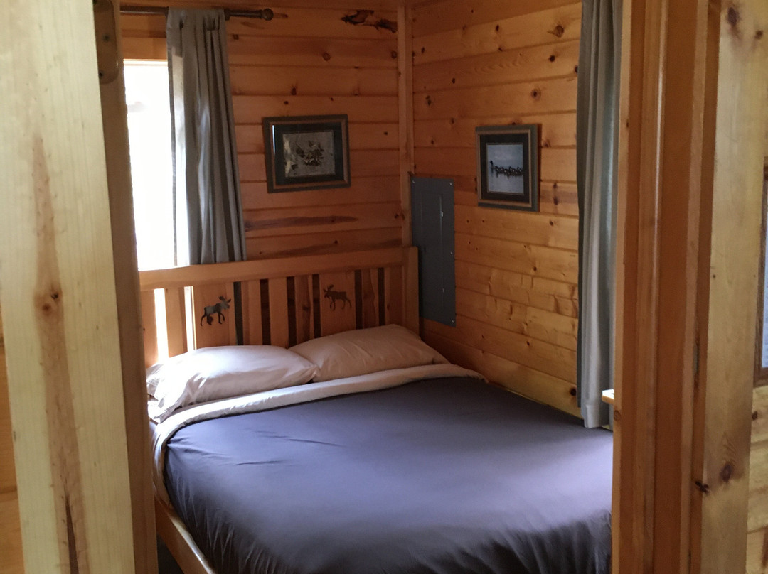 Moose Track Adventures主图