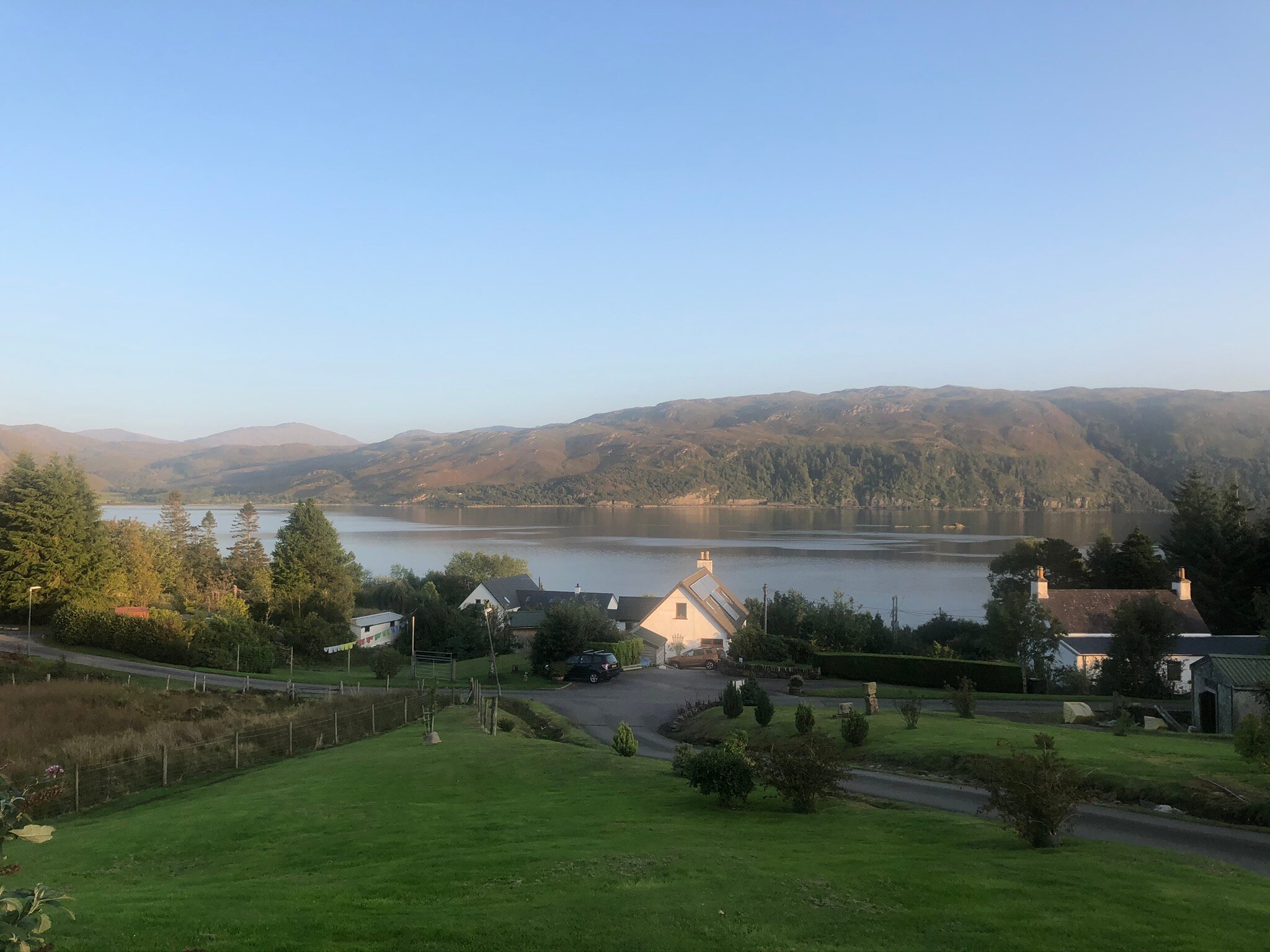 Loch Dubh-官方