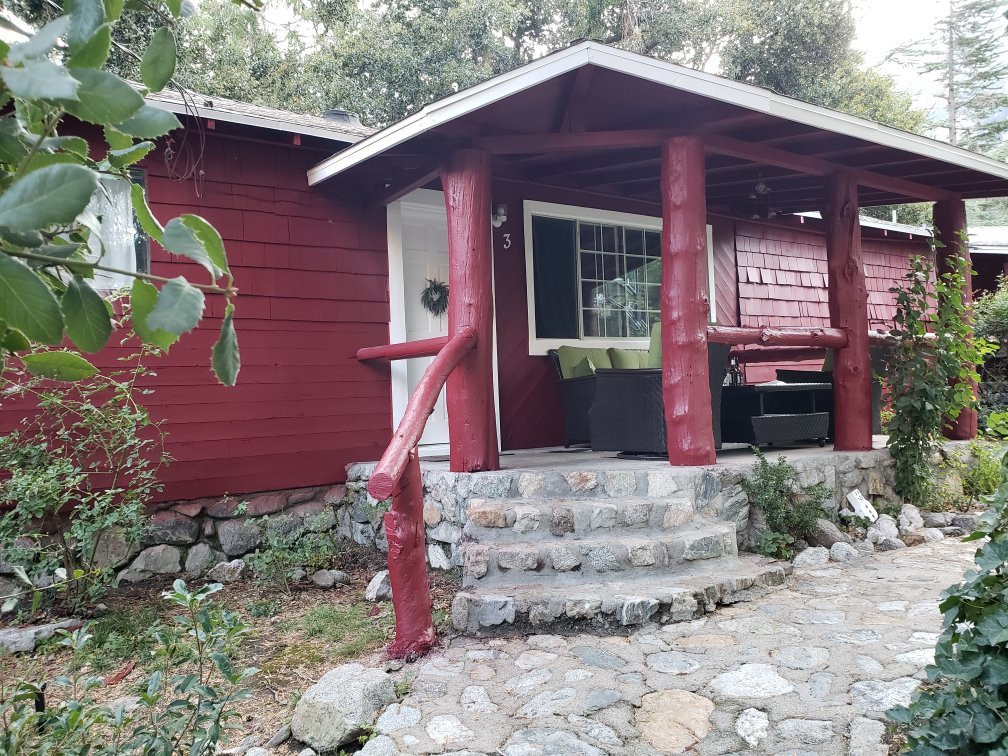 Mount Baldy Lodge主图