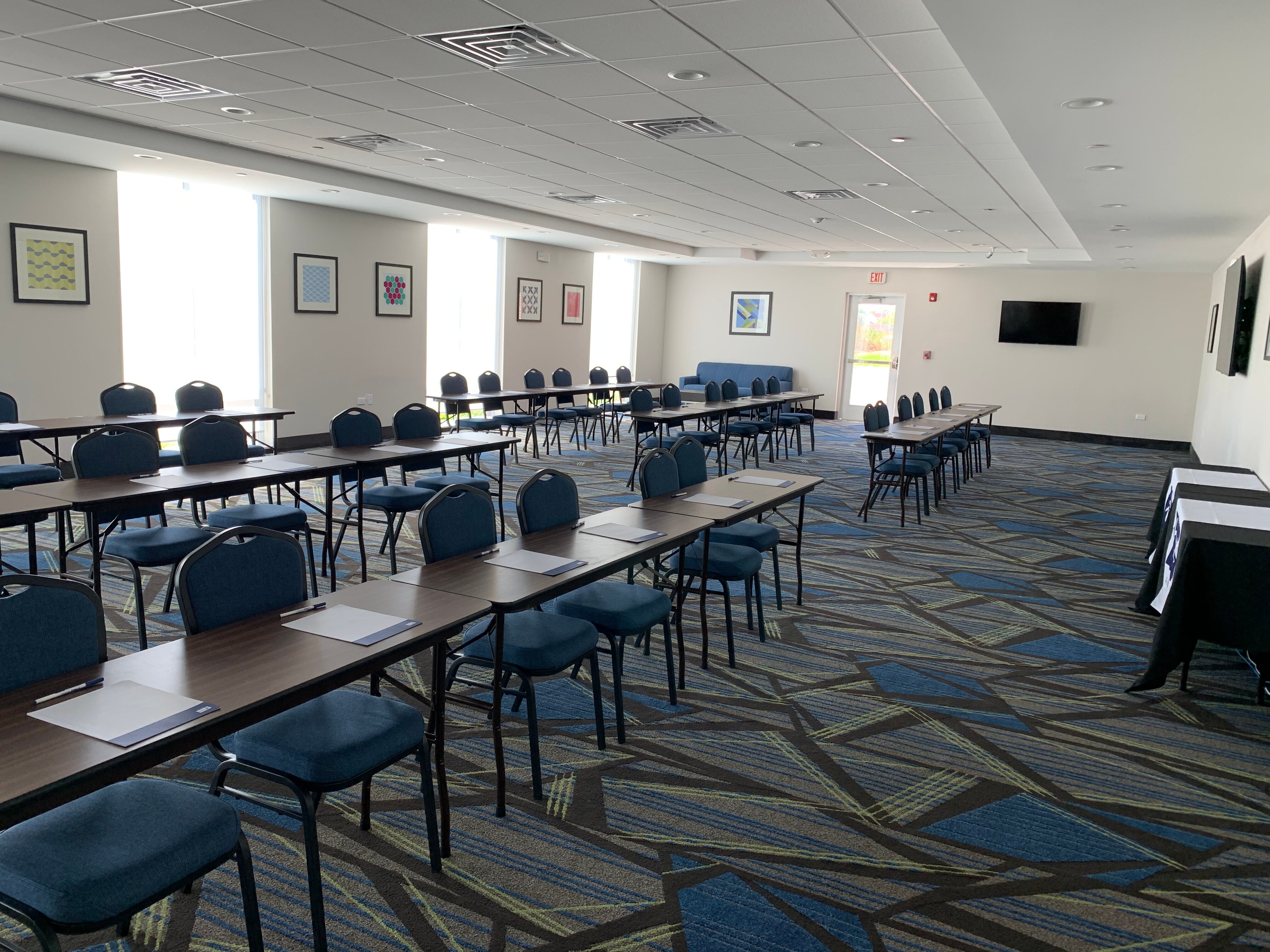 Holiday Inn Express & Suites Chicago - Hoffman Estates by IHG-官方