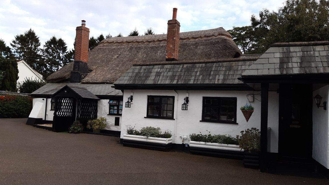 The Barn and Pinn Cottage-官方