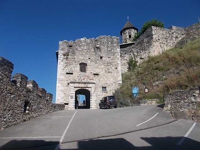 Landskron Castle景点图片