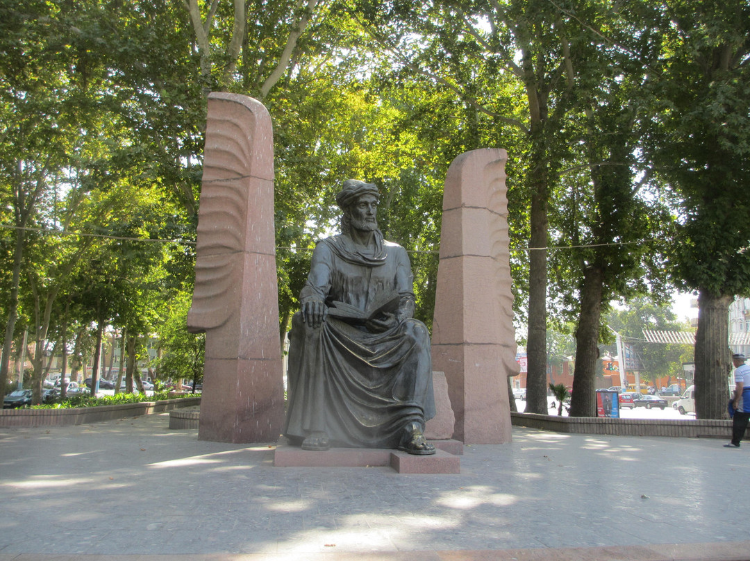 Kamal Khujandi Statue景点图片