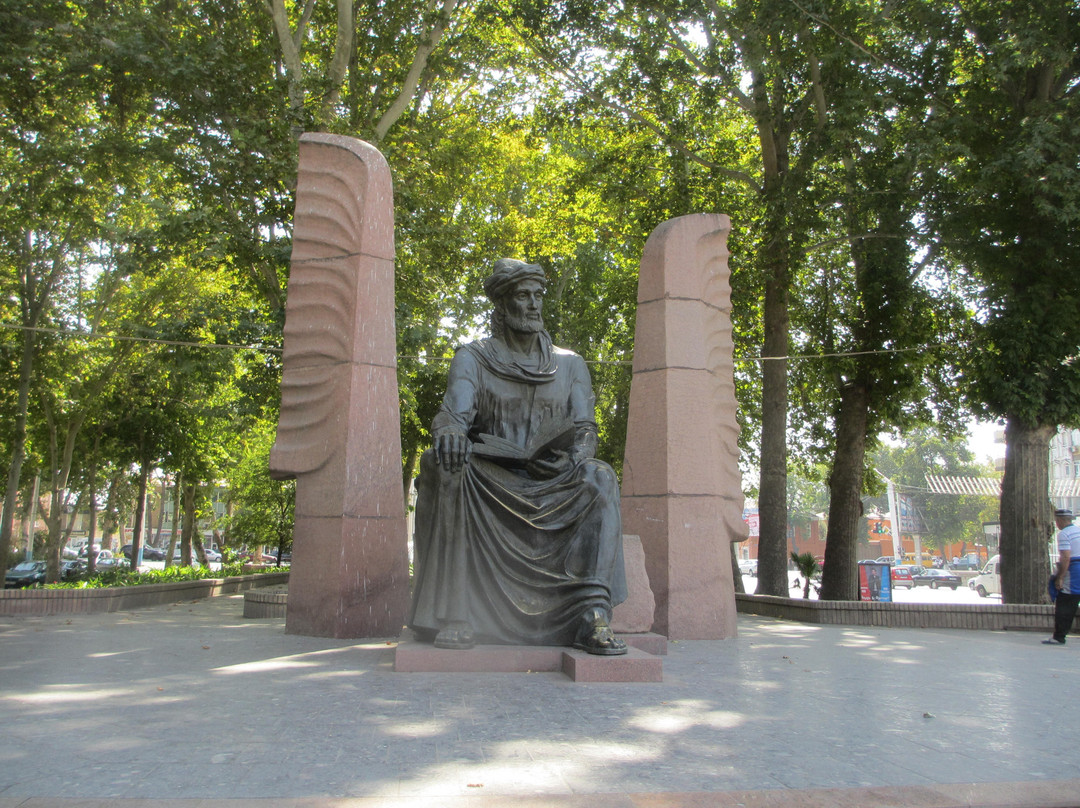 Kamal Khujandi Statue-苦盏必去景点