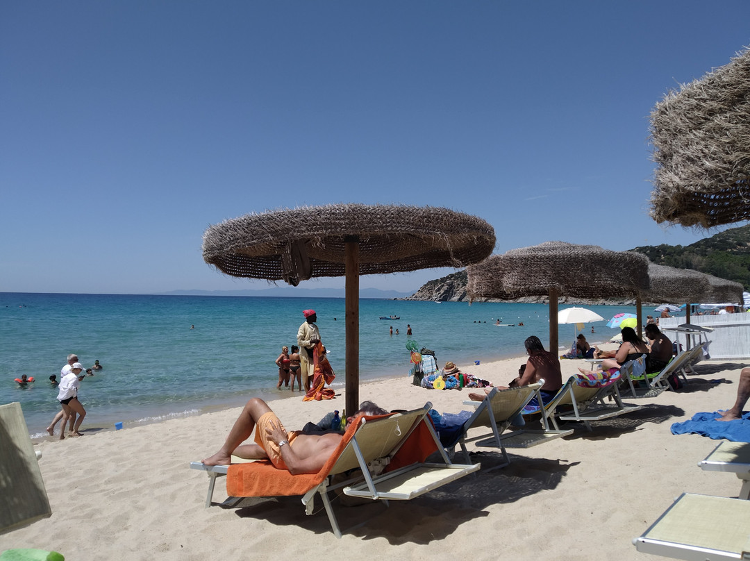 White box cafe'-Solanas必去景点