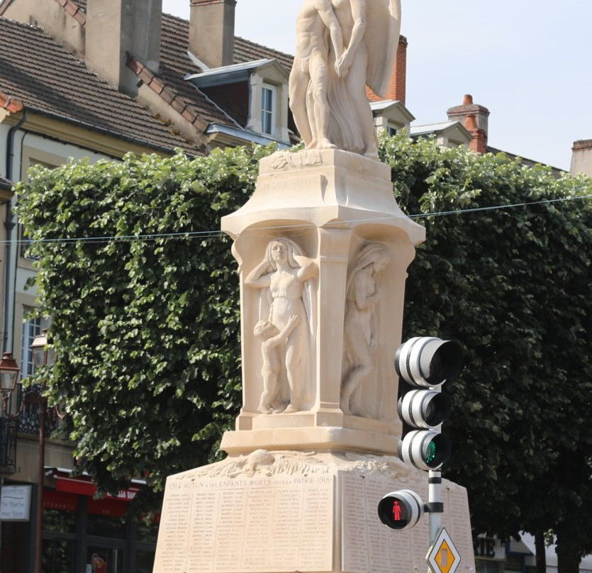 Monument Aux Morts D'autun景点图片
